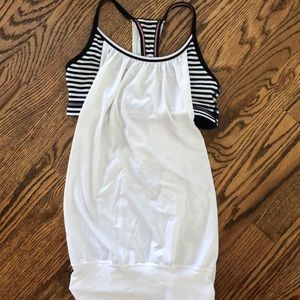 Lululemon Top with Built in Bra Size 4